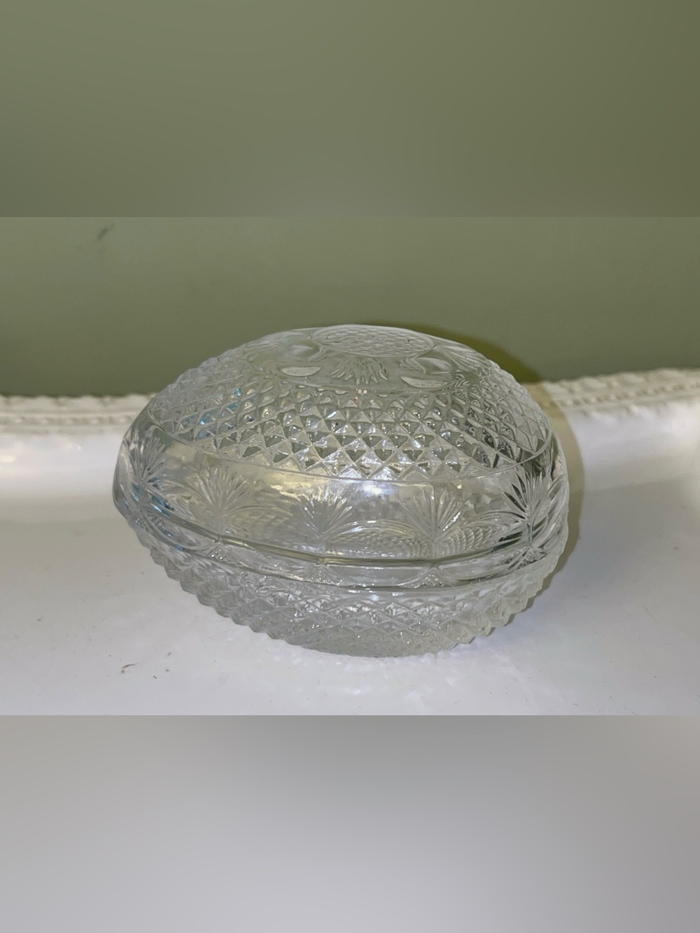 Avon Vintage 1977 Mother's Day Egg Trinket Dish